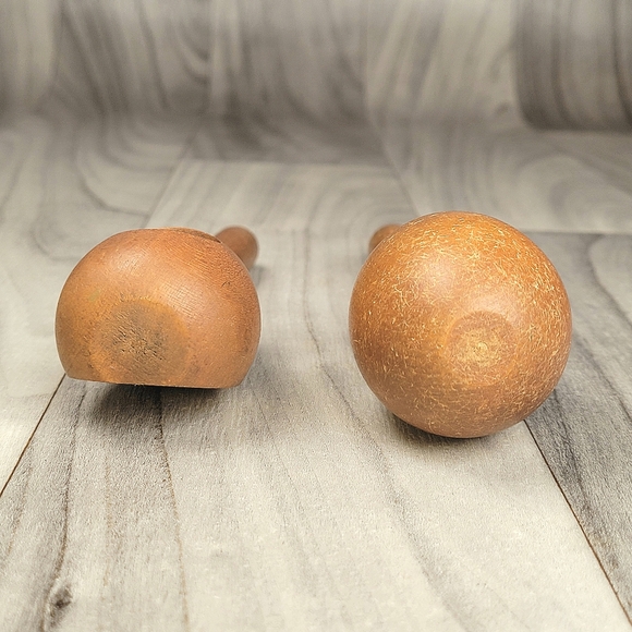 Vintage Darning Wooden Eggs - Set of Two (one with flat side) - Picture 4 of 6